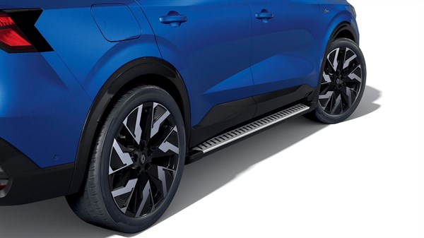 Renault Rafale E-Tech hybrid - bočne stepenice
