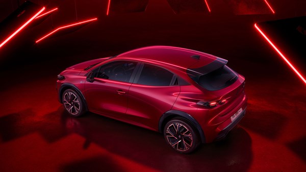 Profil kupea poboljšan 18-inčnim točkovima na verziji Esprit Alpine- Renault Clio